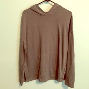 Flowy long sleeve shirt with hood